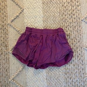 Lululemon Hotty Hot Shorts 2.5"